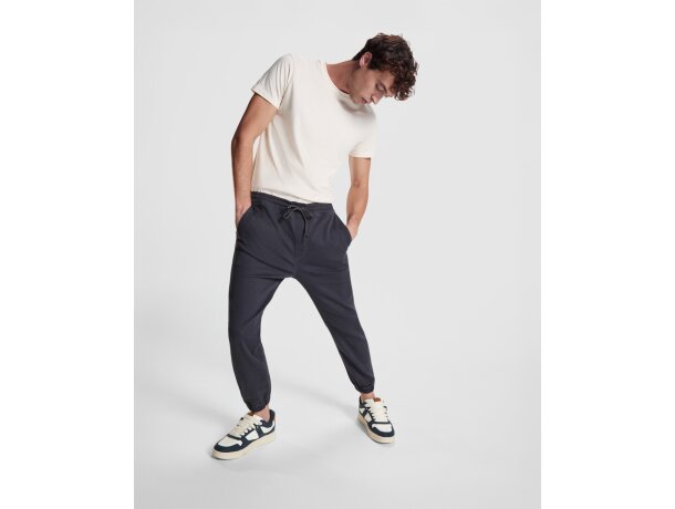 Pantalón jogger Flexar Roly con tejido stretch y puños ajustables Negro detalle 1