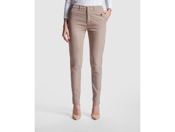 Pantalón chino Beverly Woman Roly ajustado para mujer Negro detalle 2