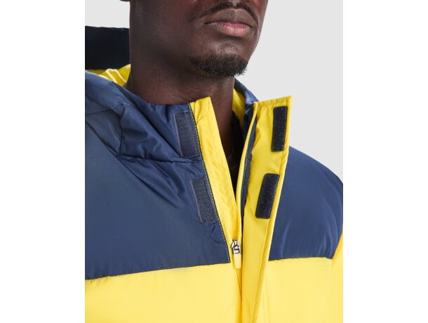 Parka acolchada Tallin Roly repelente al agua con capucha Amarillo/marino detalle 2