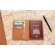 Cartera pasaporte RFID de corcho Marron detalle 10