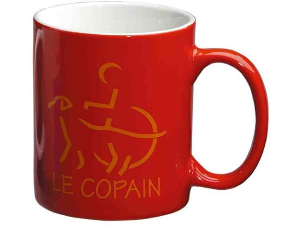 Taza de loza de color rojo con logo