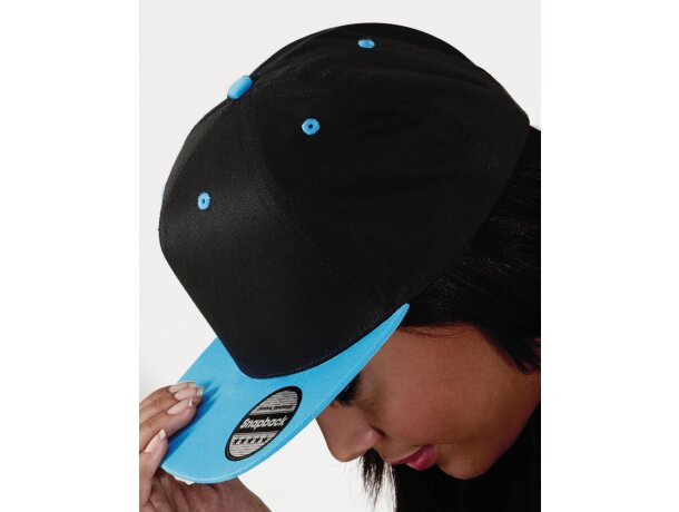 Gorra  estilo snapback de 5 Paneles Negro/carbon detalle 4