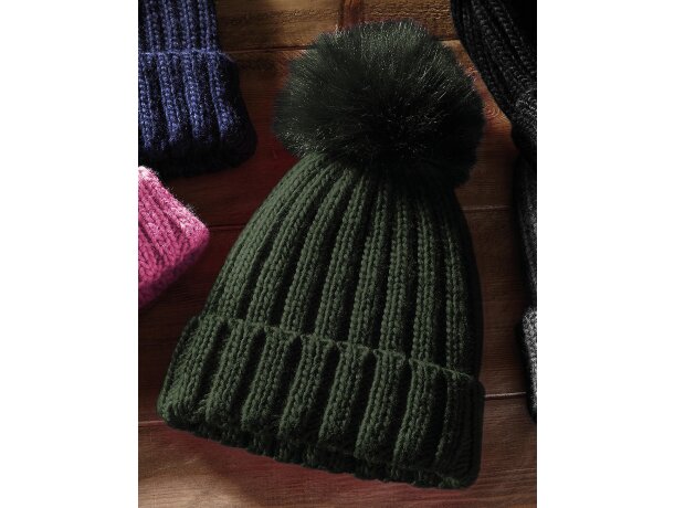 Gorro con pom pom unisex Salvia verde detalle 3