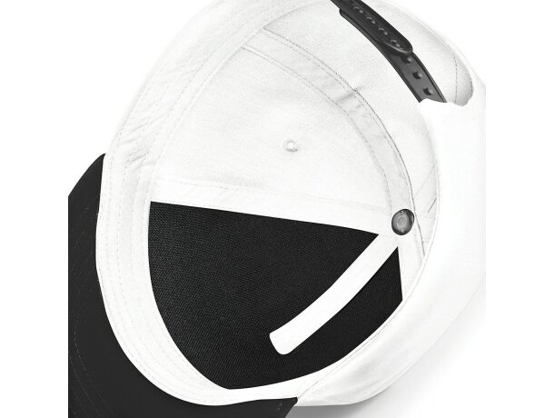 Gorra con diseño moderno snapback visera de color