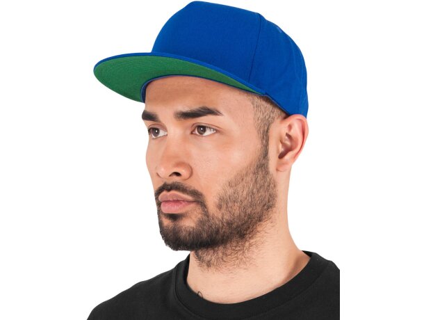 Snapback sarga 400g visera verde 5 paneles Azul royal detalle 9