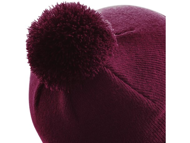 Gorro para el frío con pompón Borgoña detalle 2