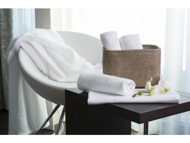 constance 70x140 Bath Towel