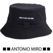 Gorro estilo playa de Antonio MIró