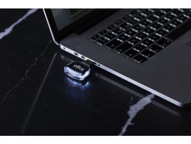 USB 16GB con diseño corporativo moderno y premium Novuk