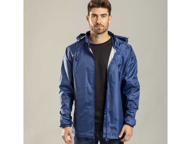 Impermeable Natsu con capucha ajustable