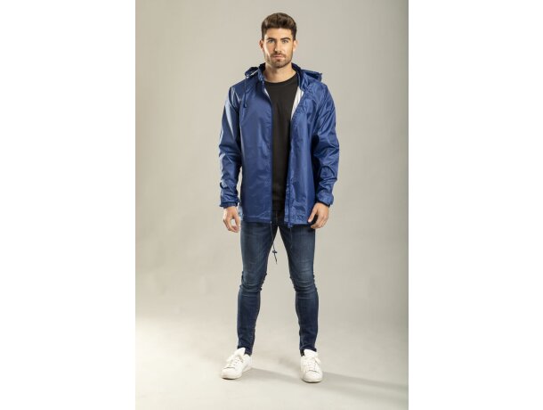 Impermeable Natsu con capucha ajustable