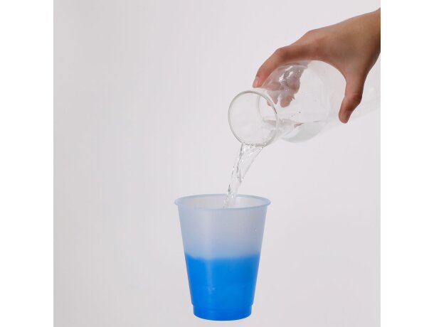 Vaso Yanin con cambio de color al contacto con bebidas frías detalle 3