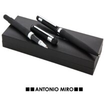 Estuche elegante con bolígrafo y roller Antonio Miró personalizado Estuche elegante con bolígrafo y roller Antonio Miró personalizado
