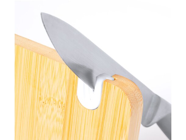 Tabla de corte Polter con afilador integrado en bambú detalle 3