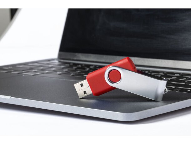 USB 8GB personalizado con mosquetón para actividades externas Yeskal