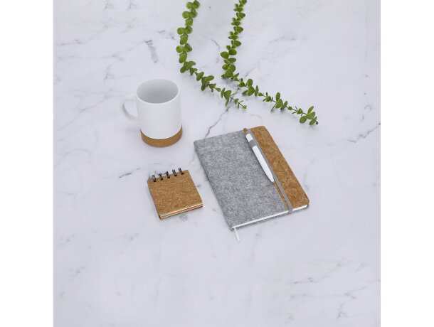 Bloc notas Driscol con portada fieltro RPET y corcho natural detalle 4