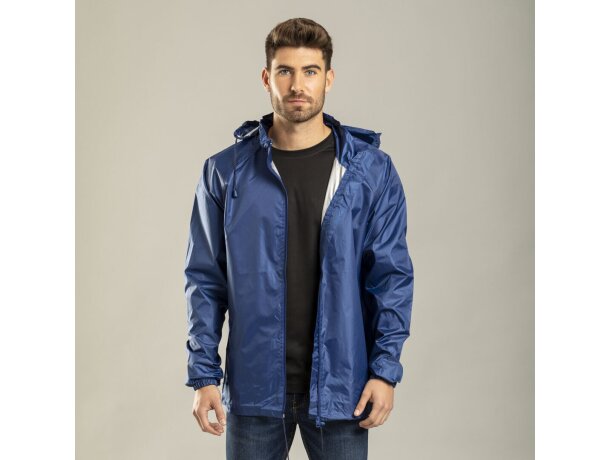 Impermeable Natsu con capucha ajustable