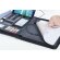 Carpeta negra con power bank