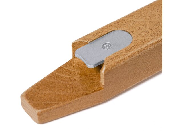 Abridores con logo de madera con cuerda para colgar Cesaris detalle 4