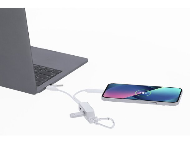 Puerto USB cargador Leony aluminio reciclado certificado GRS detalle 6