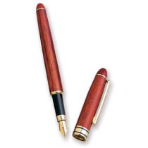 Plumas de madera con clip y tapa